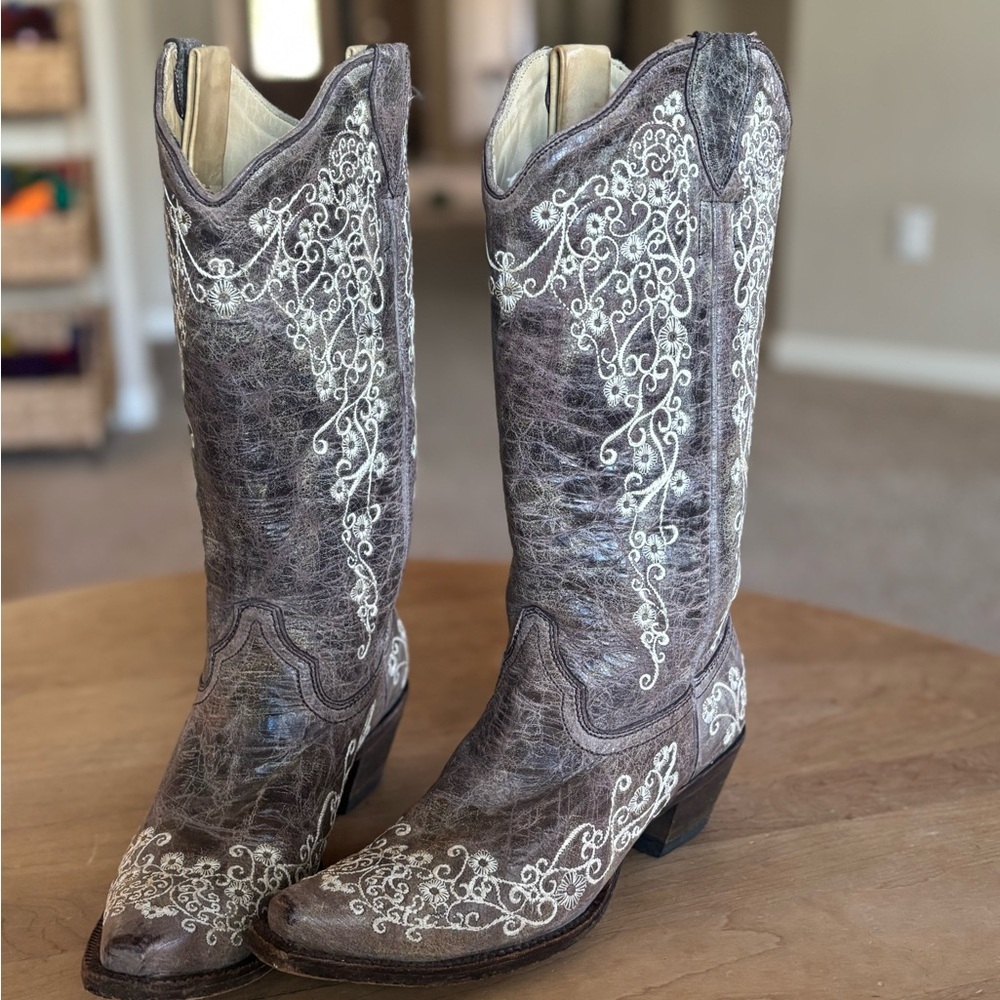 Women's Corral Boots Embroidered Cowboy Boots. Co… - image 7